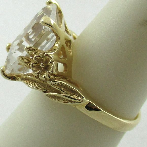14K Yellow Gold White Quartz Ring - Size 5 - Picture 9 of 13
